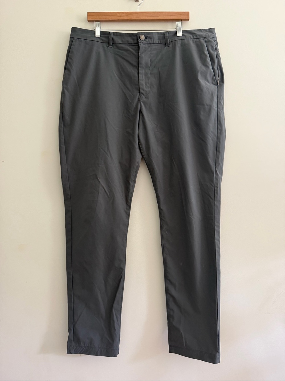 Untuckit Men's Dark Gray Casual Stretch Performance Pants Sz 38/32 Slim Fit
